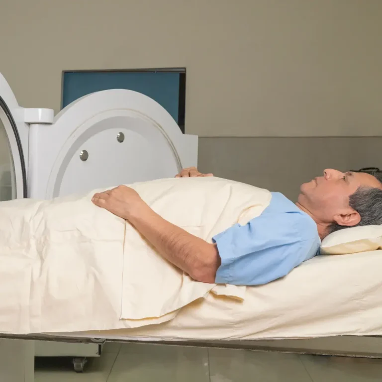 man-in-hyperbaric-chamber-awaiting-medical-treatme-2026-01-07-07-23-06-utc